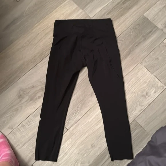 Lululemon - Picture 2 of 5